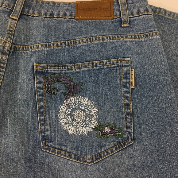 Coldwater Creek Beautiful Embroidery Screen Print - Picture 5 of 8